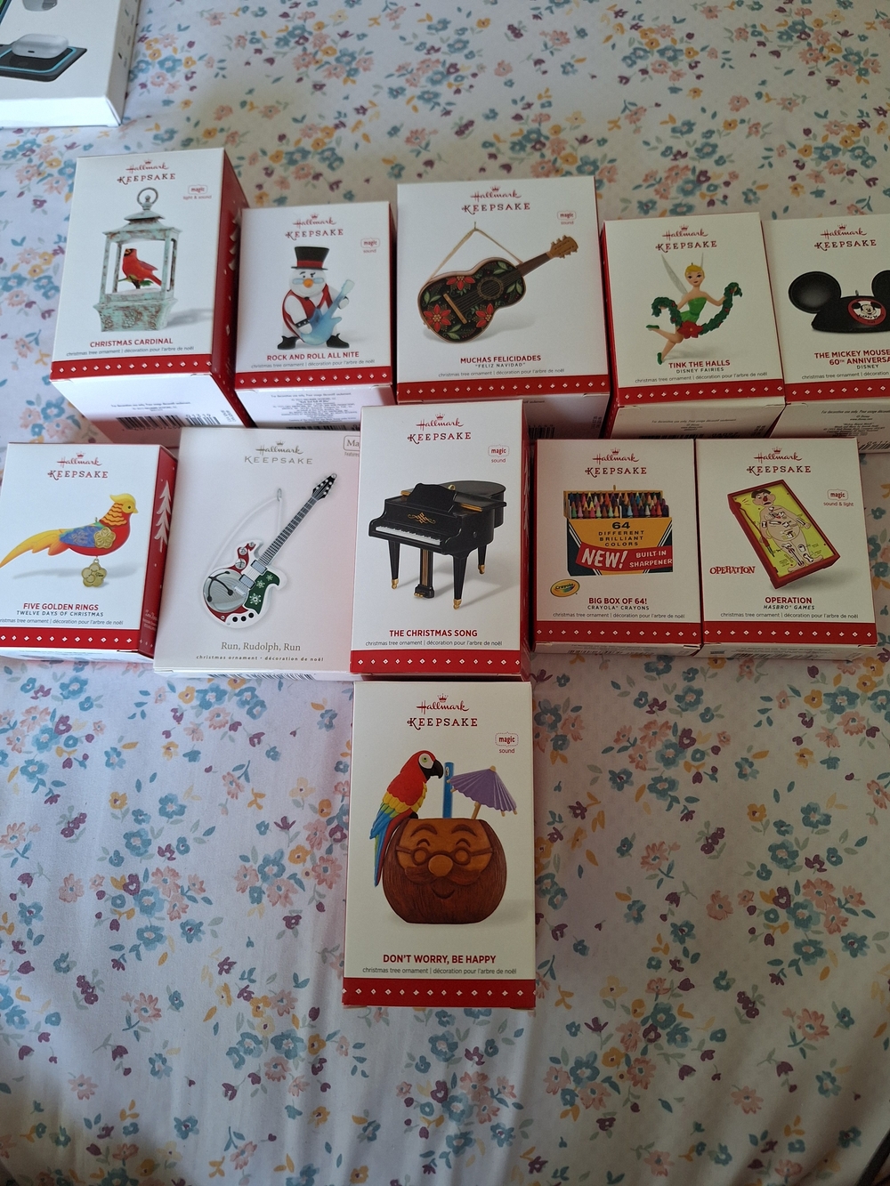 Hallmark Keepsake Ornaments Variety Set - Red, White, Black, Green, Yellow